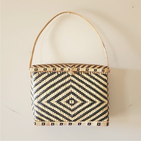 Anthropologie Handbags - Anthropologie Wicker woven geometric handbag